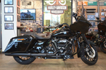 Road Glide Special 114  Harley-Davidson Vivid Black