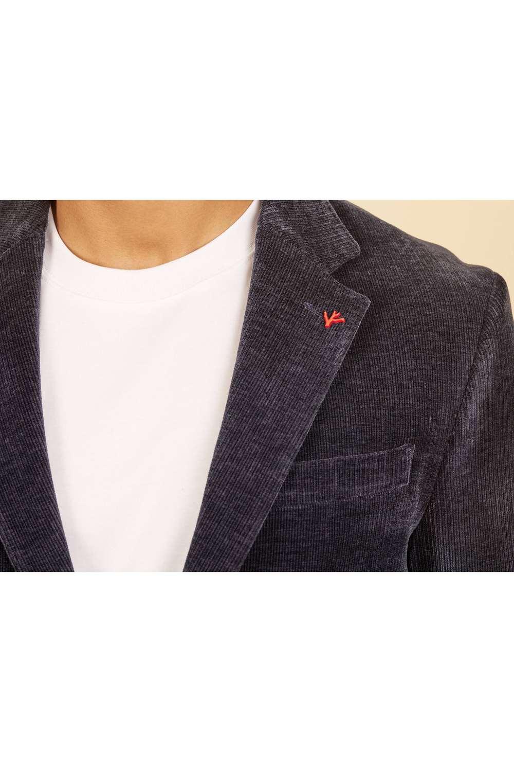 Вельветовый костюм Isaia