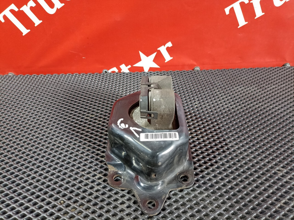 Подушка двигателя задняя