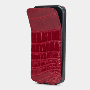 Чехол кожаный для iPhone 14 Pro цвета красный лак