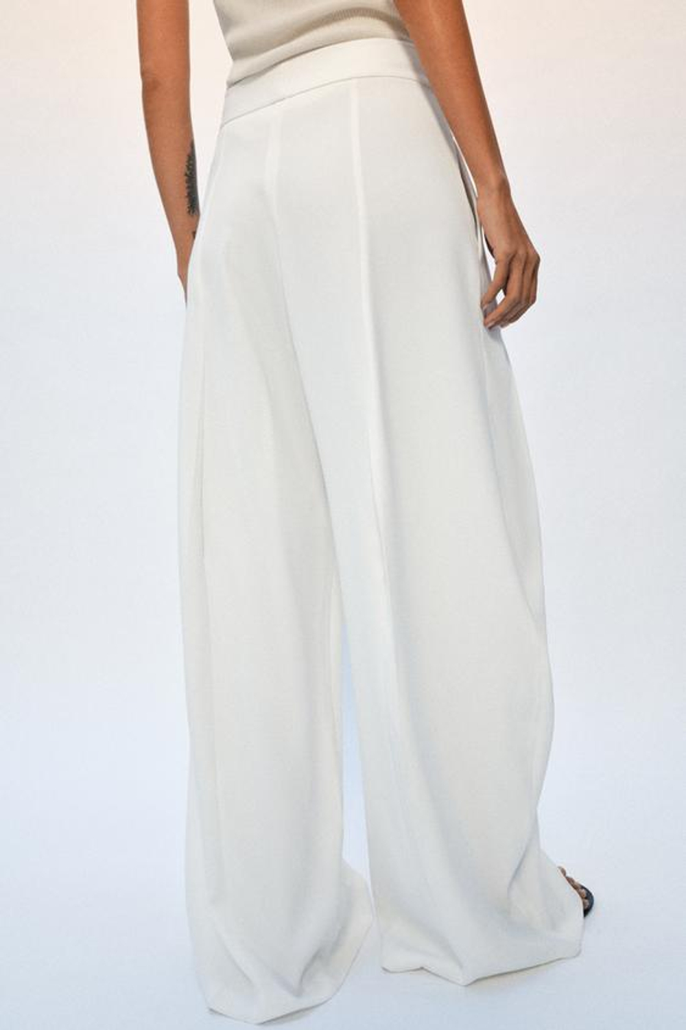 ZARA БРЮКИ WIDE LEG С ЗАЩИПАМИ — ZW COLLECTION, ЭКРЮ