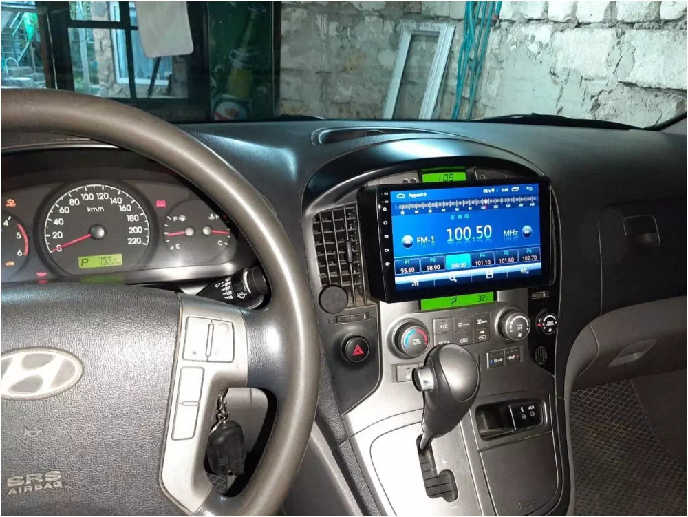 Магнитола для Hyundai H1 / Grand Starex 2007-2015 - Canbox 9284 Qled, Android 10, ТОП процессор, SIM-слот