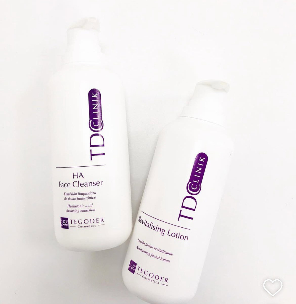 Очищающее омолаживающее молочко HA Face Cleanser Clinik