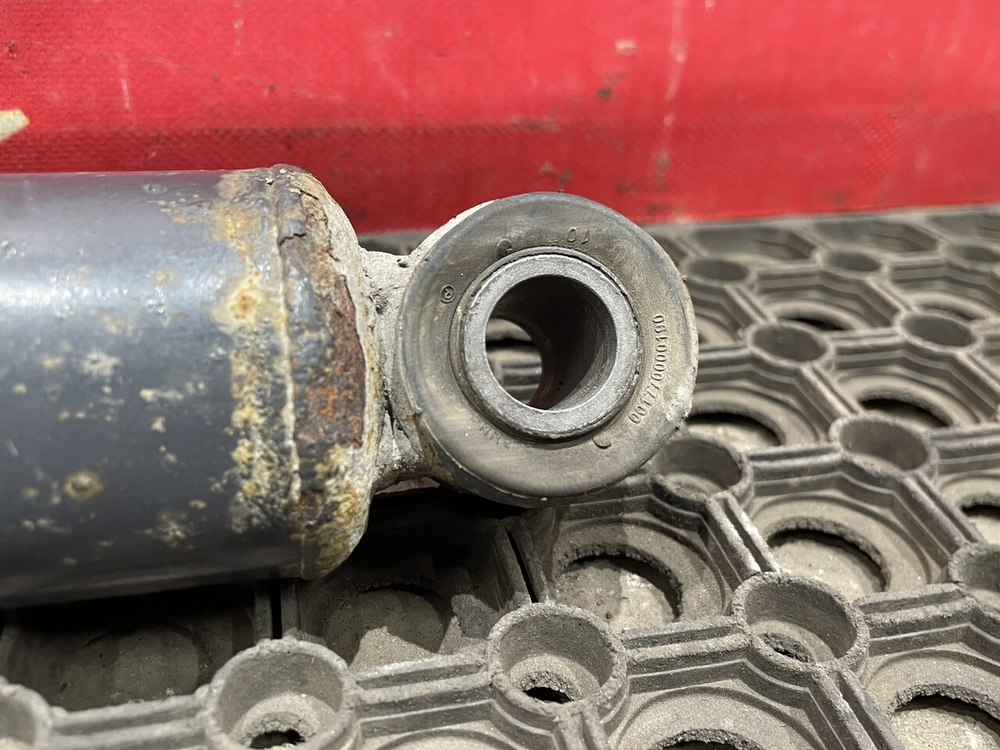 Амортизатор передний 2021г