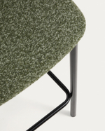 Полубарный стул Ciselia из темно-зеленого шенилла с ножками из черной стали