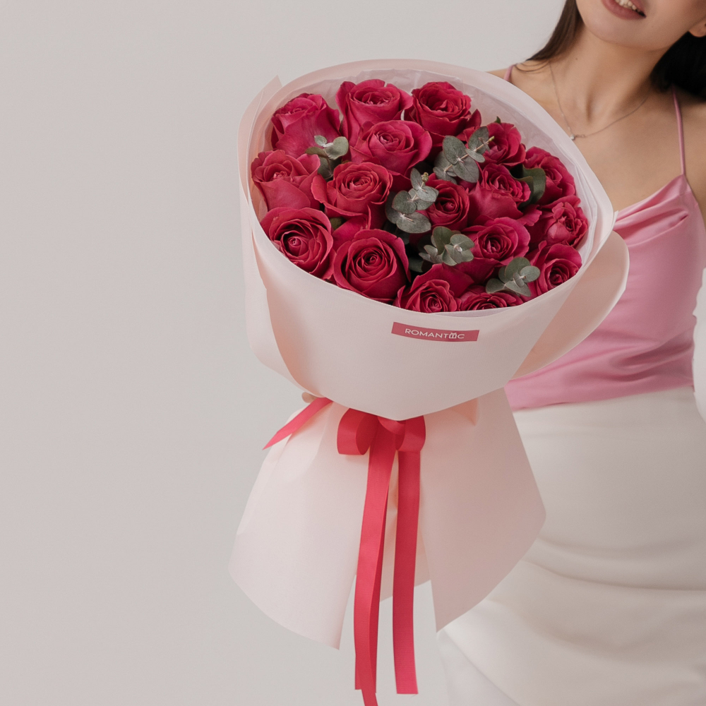 17 розовых роз