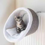 Лежак на батарею для кошек Trixie Cuddly Cave, размер 38x34см., белый / серый