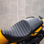 Водительское сиденье Royal Enfield, тип - "Urban", черного цвета, арт. KXA00474