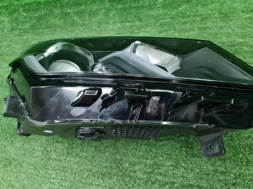 Фара правая Geely Coolray (2019-2023) галоген
