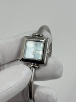 Часы Gucci 1900L с голубым циферблатом