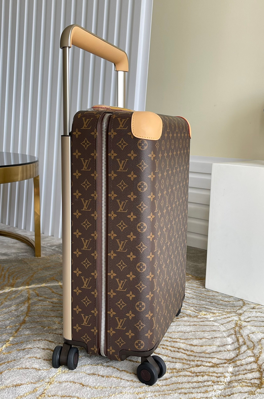 Louis Vuitton Horizon 50 Suitcase