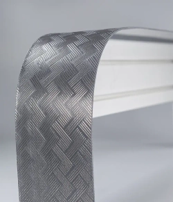 Пластиковый карниз с тиснением Legrand 3-х рядный Кант 3000 мм