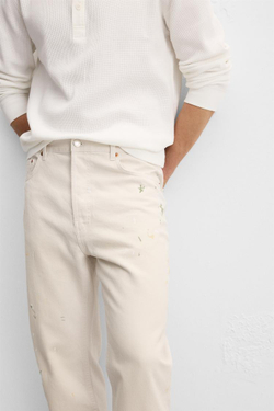 ZARA ДЖИНСЫ STRAIGHT FIT С ПРИНТОМ В ВИДЕ БРЫЗГ КРАСКИ, ЖЕЛТОВАТО-БЕЛЫЙ
