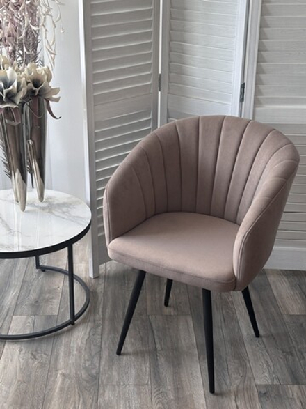 Стул М-City DISAUR Мишель поворотный на поворотный на 360 градусов, B5 Капучино, Велюр, Черный каркас