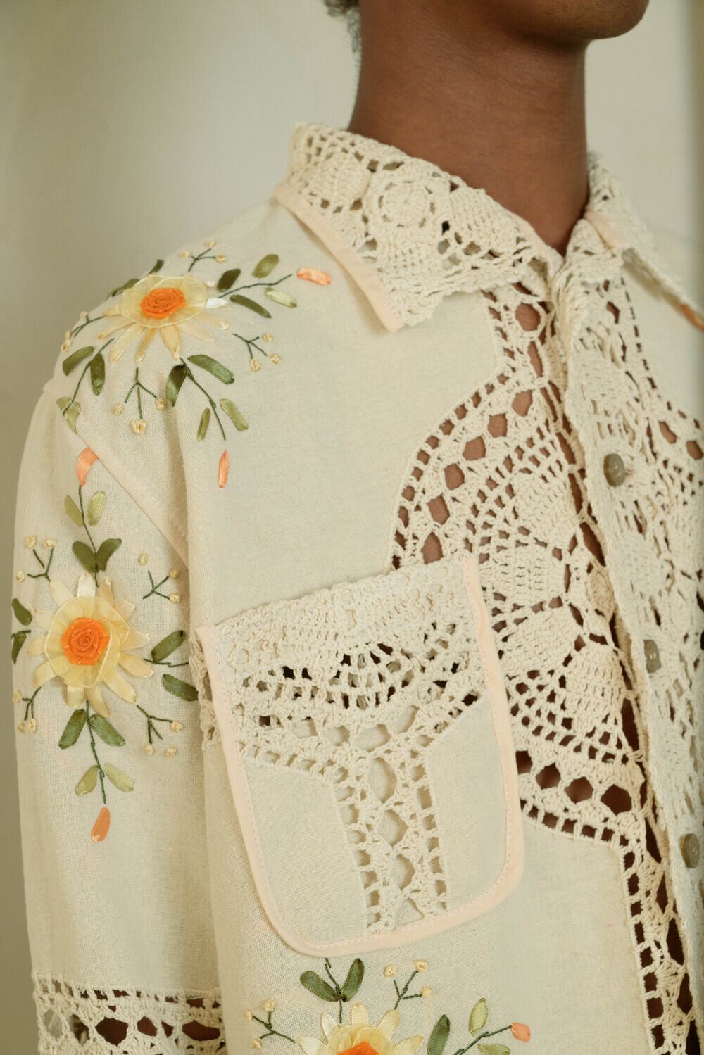 Рубашка Soeurs Вязаная с Желтыми Цветами / Yellow Flowers Crocheted Long Sleeve бежевая