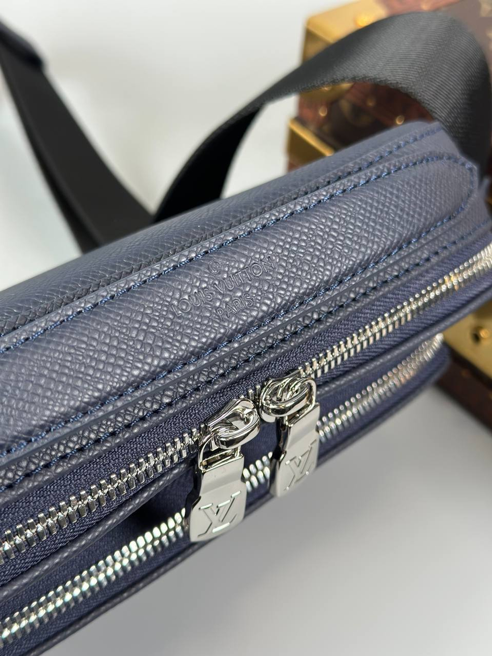 Сумка-мессенджер Louis Vuitton, арт. 481858694
