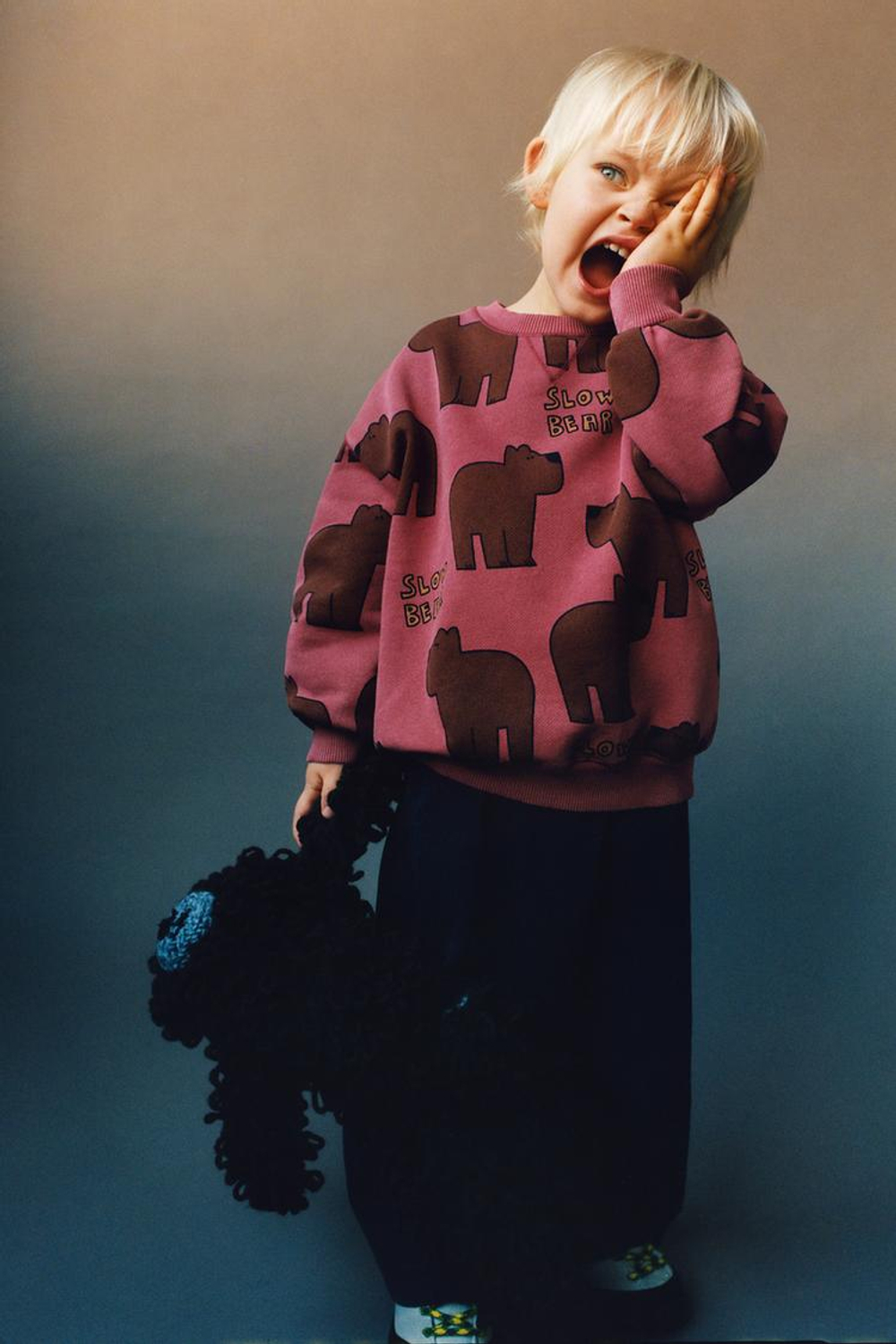 ZARA ТОЛСТОВКА С ПРИНТОМ «МЕДВЕДИ», ЦВЕТ РОЗОВОГО МЕЛА