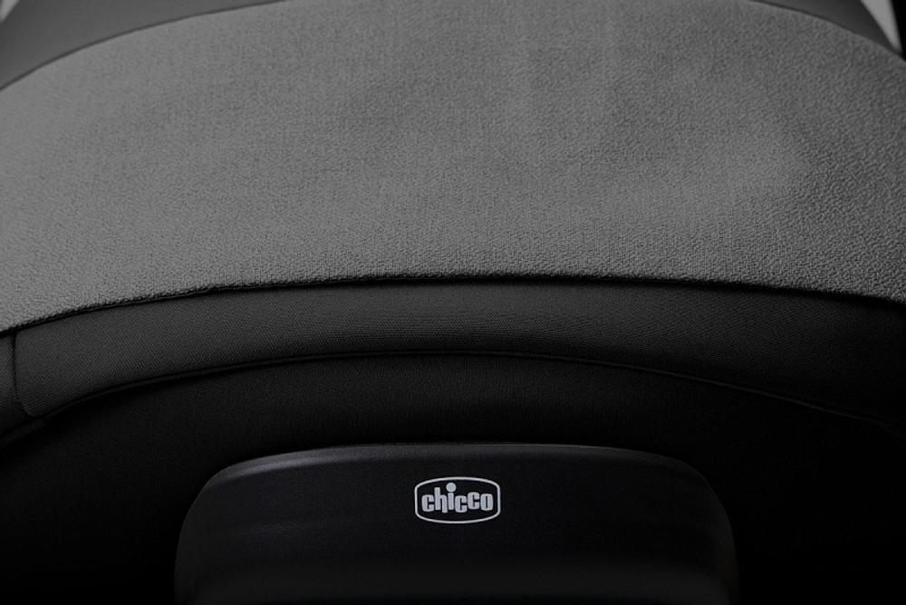 Автокресло Chicco First Seat Recline i-Size с базой Black Satin