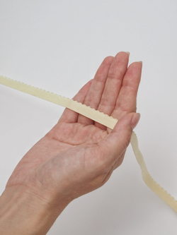 Резинка отделочная сливочное масло ажурная ширина 10 мм с учетом фестона