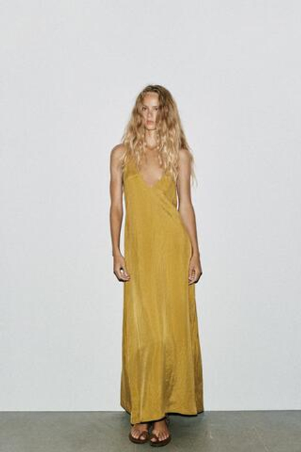 ZARA ПЛАТЬЕ МИДИ ИЗ СТРУЯЩЕЙСЯ ТКАНИ, ГОРЧИЧНЫЙ