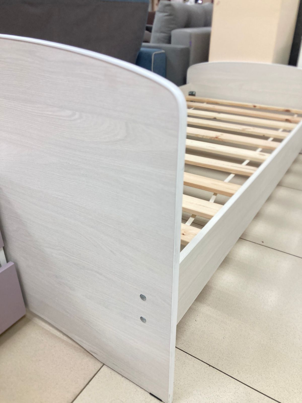 Кровать-4 одинарная ясень анкор светлый 900*1900