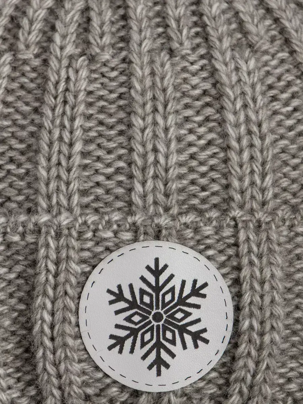 Шапка зимняя вязаная для малышей