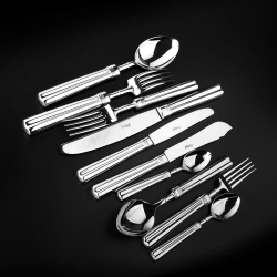 Набор столовых приборов на 12 персон 130 предметов Cutipol Fontainebleau