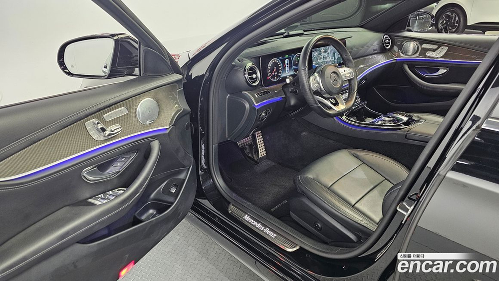 Mercedes-Benz E-Class W213 E350 4MATIC AMG Line (09.2019)
