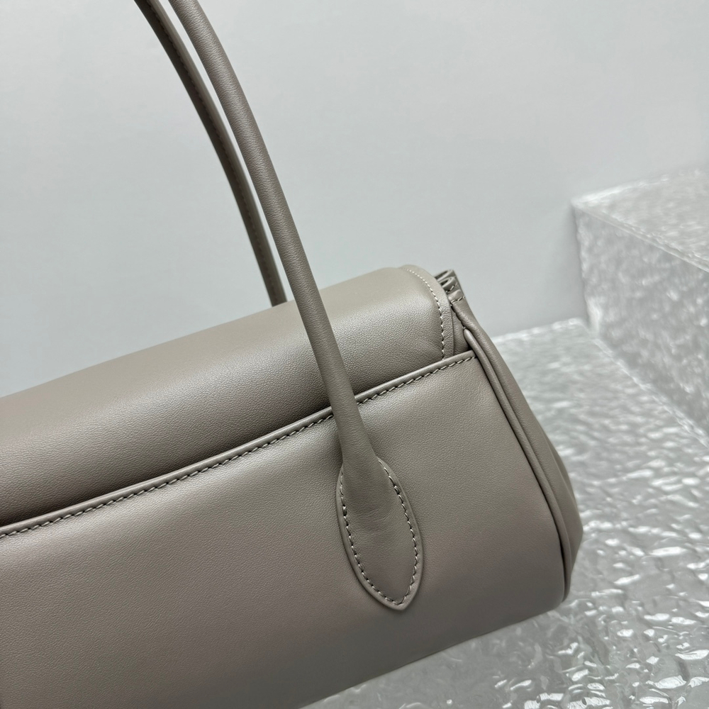 Miu Miu Shoulder Bag 28 cm