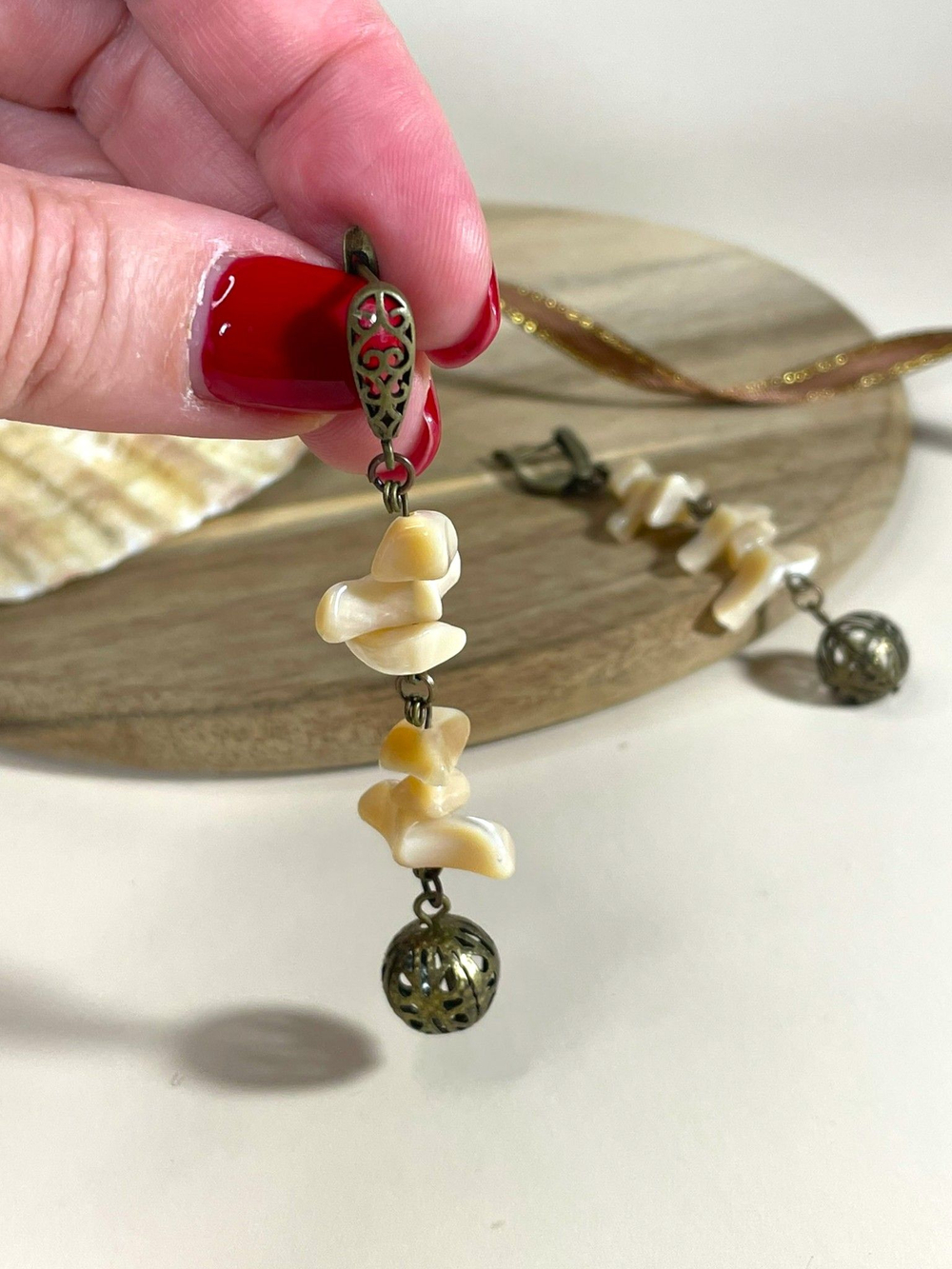 Серьги Nafael с перламутром длинные, бронза