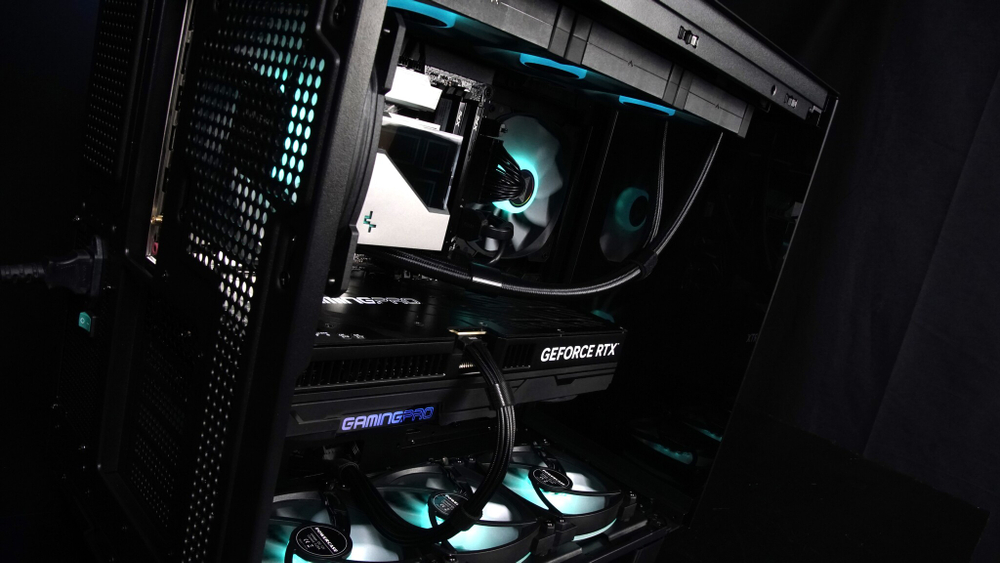 i7 13700KF + RTX 5060 Ti 8Gb