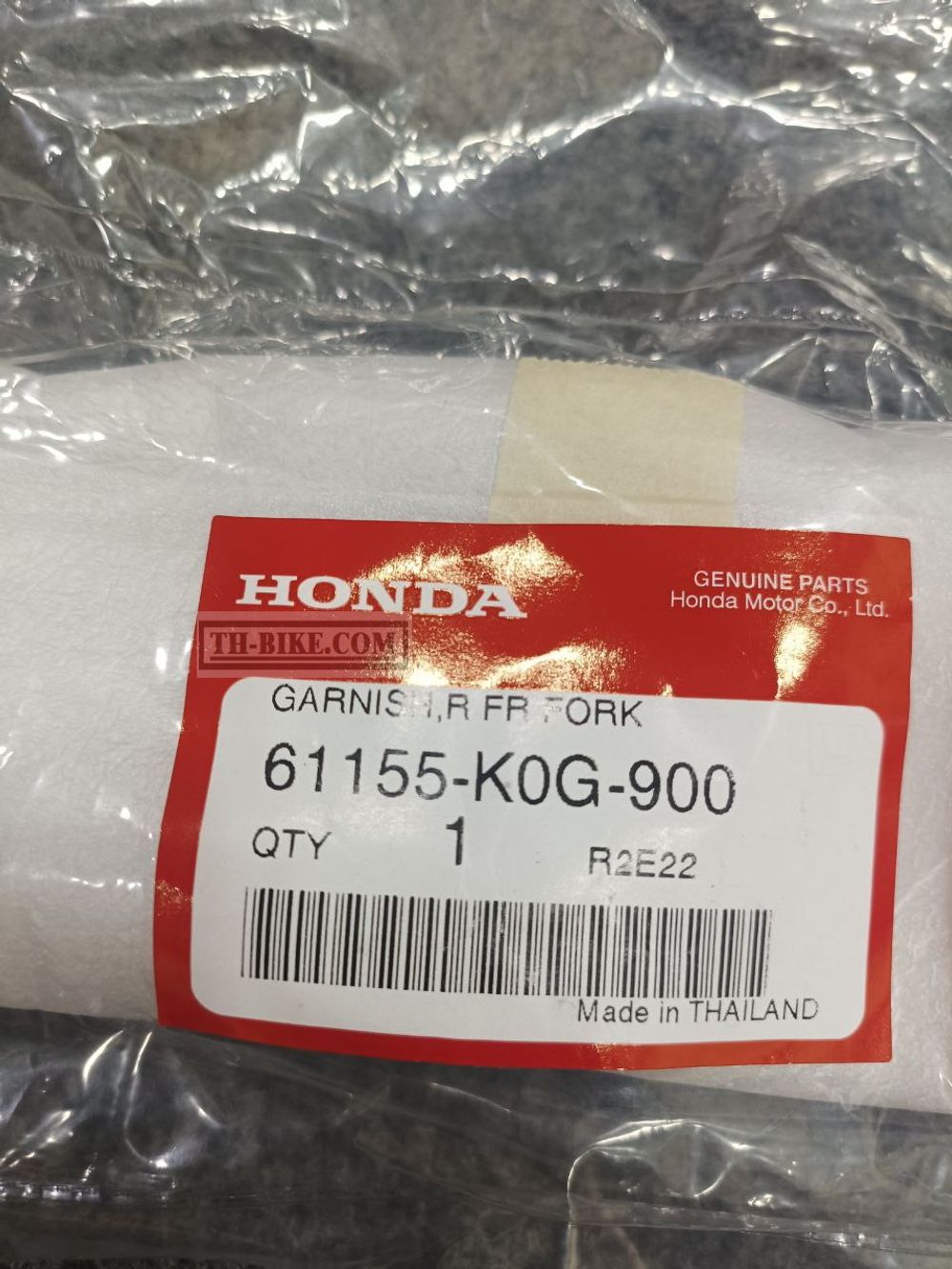 61155-K0G-900. GARNISH, R. FR. FORK. HONDA