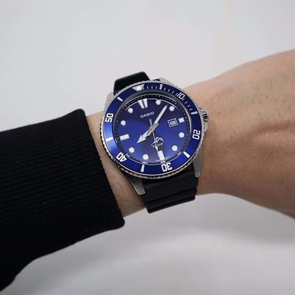 Часы CASIO YOUTH 200, MDV106B-2AV