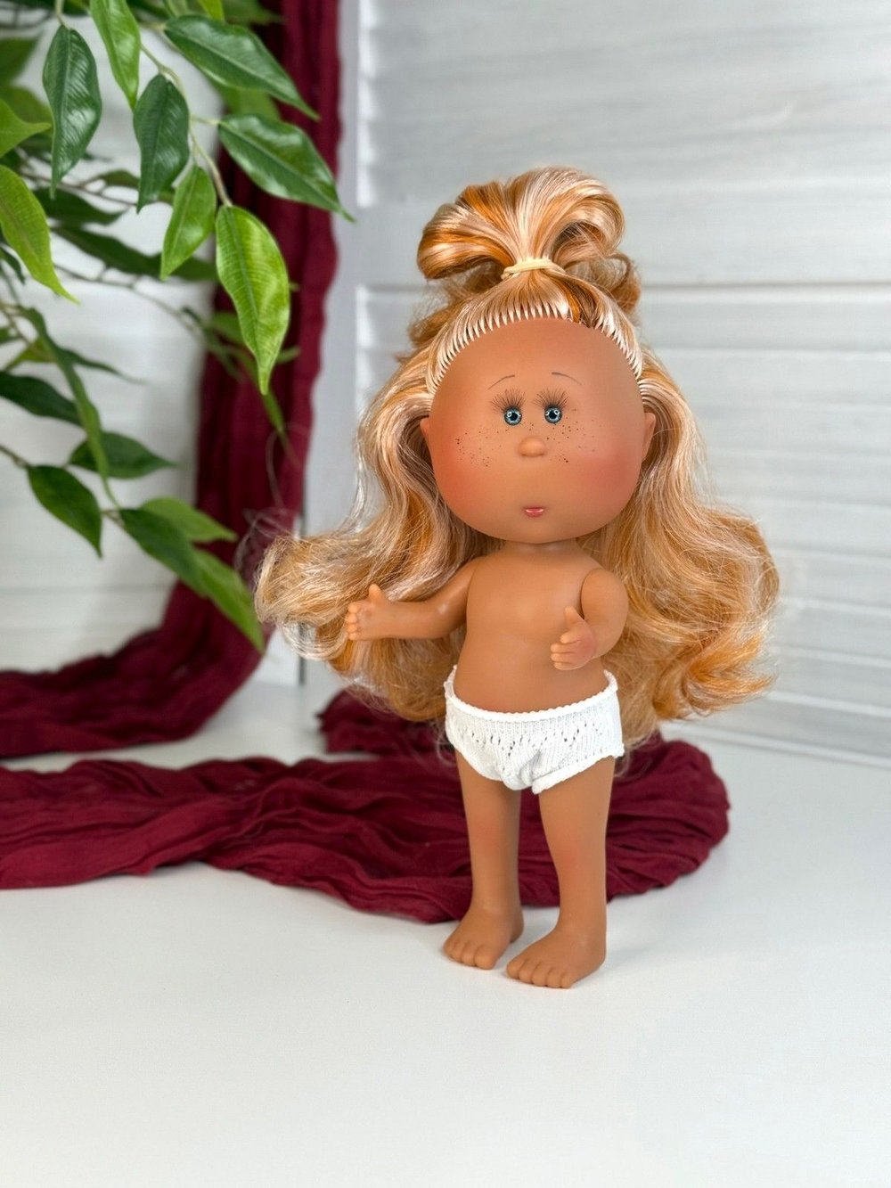 Кукла Nines виниловая 23см Little Mia Latina без одежды (3199WL11)