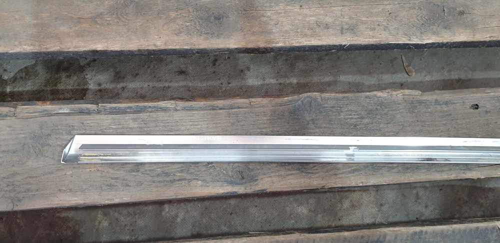 Накладка стекла заднего левого Mercedes GLC (X253) 15-нв Б/У Оригинал A2536700122