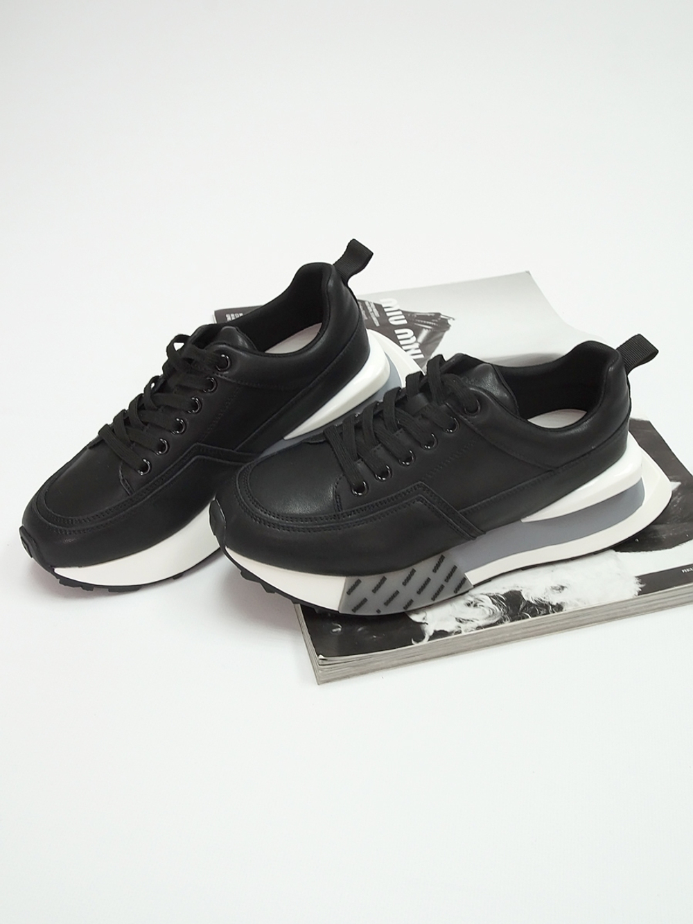 Кроссовки женские демисезонные