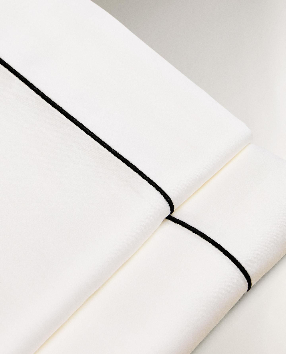 Zara Home - Атласная простыня с подолом, черный, 240x280 см