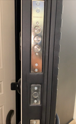 Входная металлическая дверь VOLCANO (Вулкан) Антрацит софт / 26 Белая эмаль RALL 9003  (белый матовый, без текстуры)