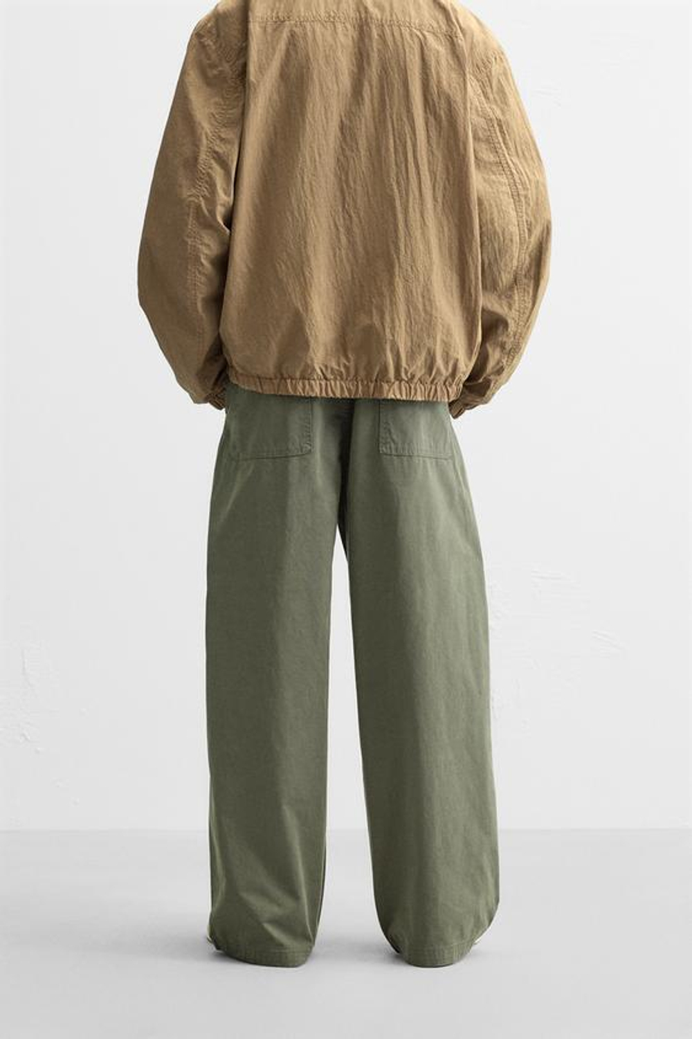 ZARA БРЮКИ СВОБОДНОГО КРОЯ СО СКЛАДКАМИ, ХАКИ