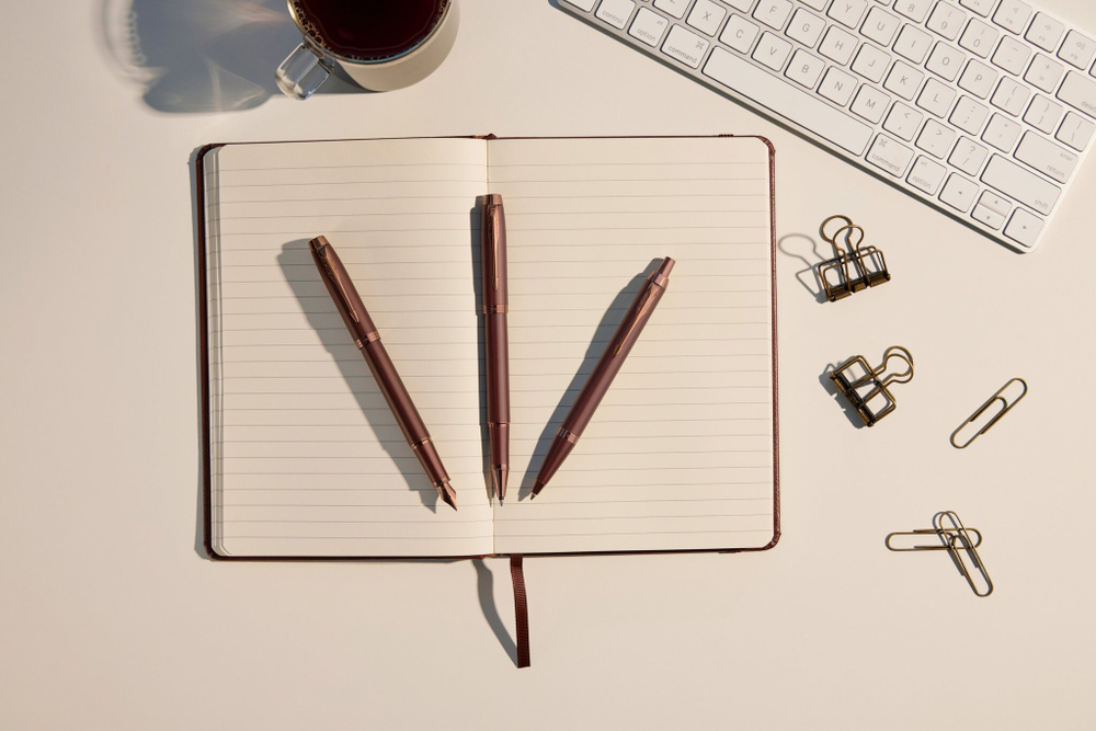 Ручка роллер Parker IM Monochrome Brown, стержень:F, цвет чернил: black, в подарочной упаковке.