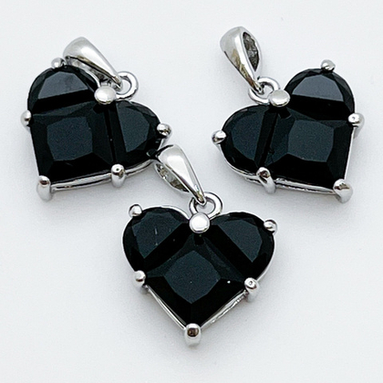 Подвеска Сердце, цвет серебро (родий)+черный, размер 14*14 мм, цена за 1 шт
