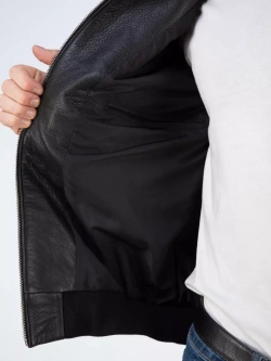 Кожаная куртка демисезонная