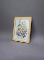 Незабудки, лютики, дельфиниум, вербена, гусиный лук. Картина из цветов в рамке