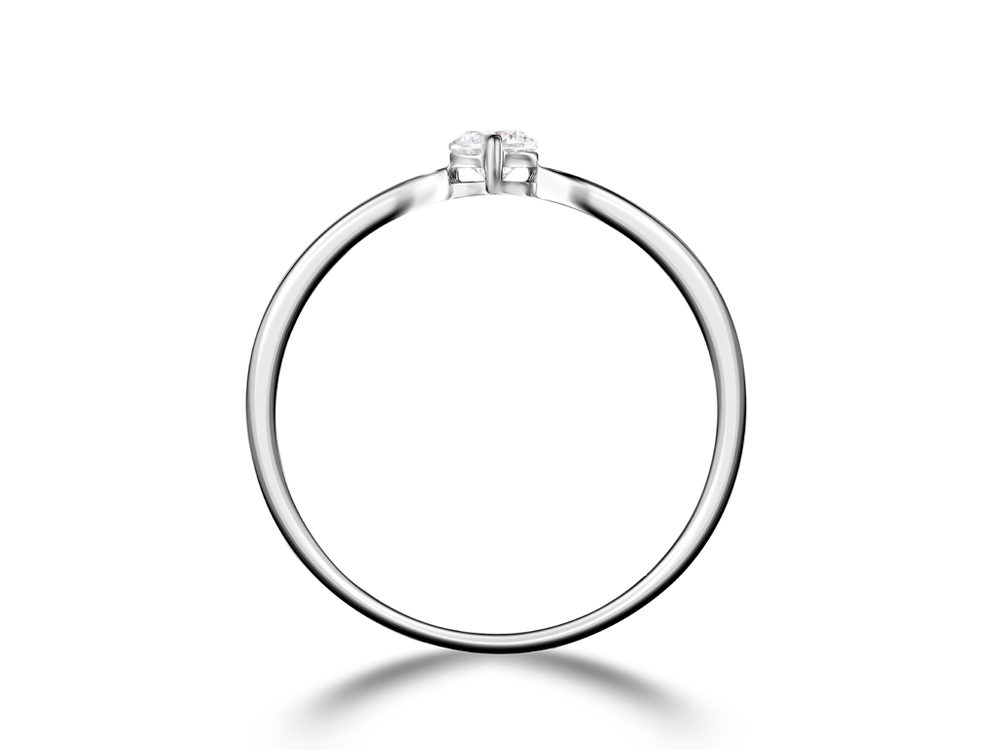 Помолвочное кольцо с бриллиантом