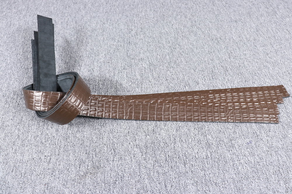 Ременная заготовка Черно-коричневая с лицевой отделкой + плита Кайман