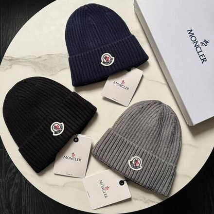 Шапка Moncler