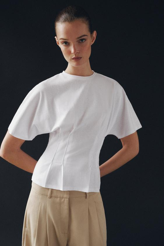 ZARA ПРИТАЛЕННАЯ ФУТБОЛКА С ЗАЩИПАМИ, БЕЛЫЙ