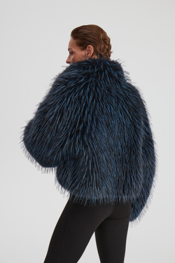 Шуба из искусственного меха