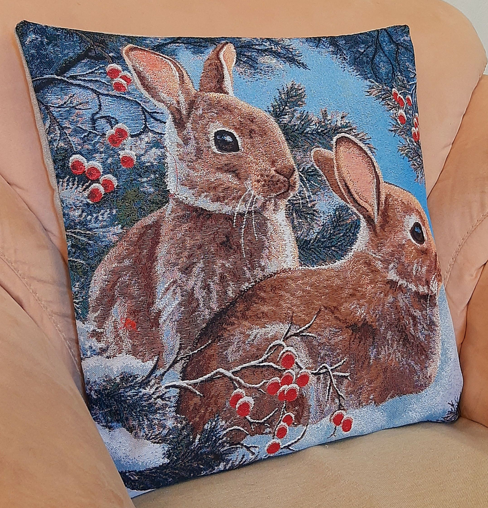 Декоративный гобеленовый чехол для интерьерной подушки Завтрак для Зайчат 47*47