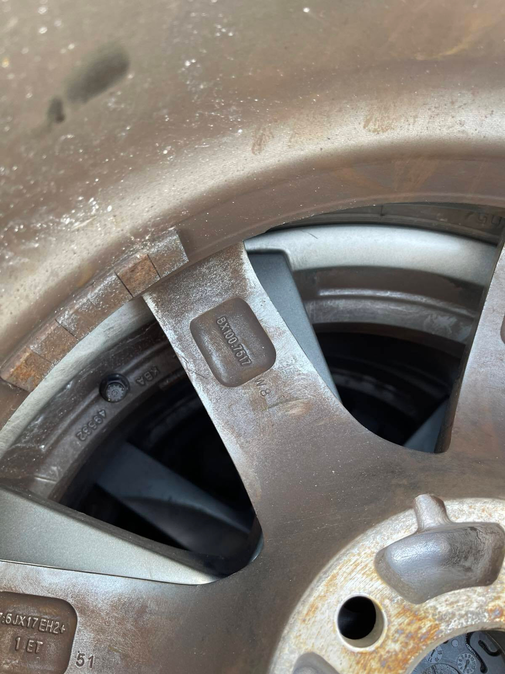 Bridgestone 225/55r17 BMW ZIMSKA 4 GUME + 4 FELNE